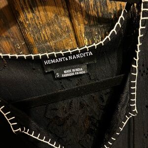 HEMANT & NANDITA Black Top with White Trim